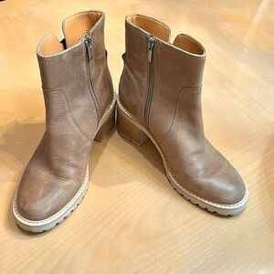 Crown Vintage Tan Yelina Chunky Combat Moto Boots - Size 8